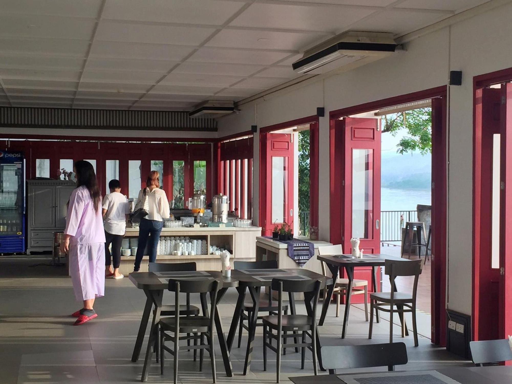 Fortune Riverview Hotel Chiang Khong Exteriör bild